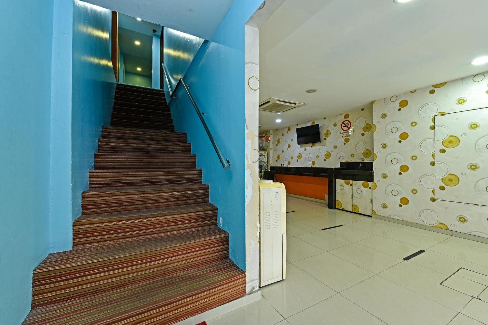 Super Oyo 992 Orange Hotel Kuala Pilah Extérieur photo