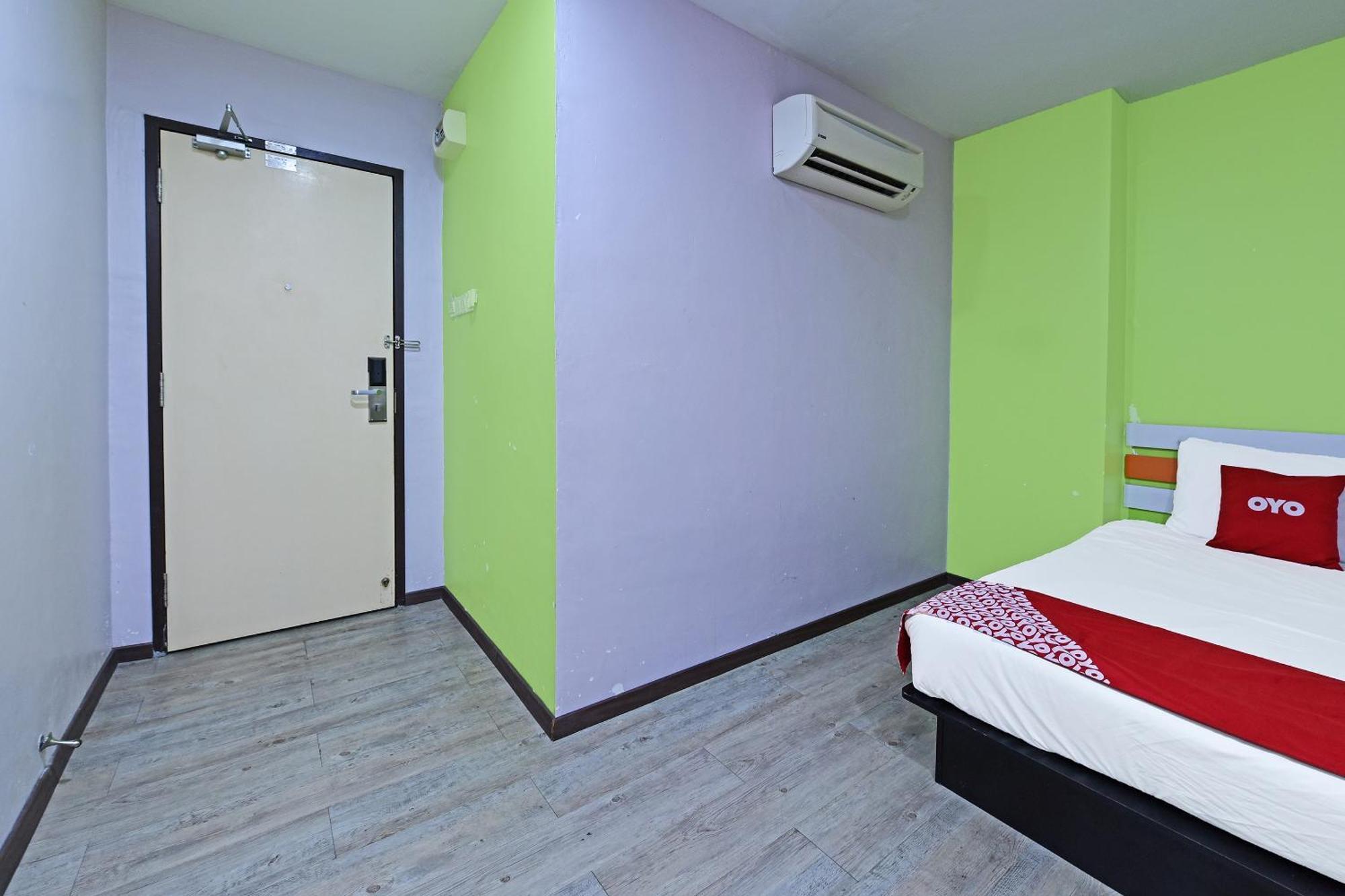 Super Oyo 992 Orange Hotel Kuala Pilah Extérieur photo