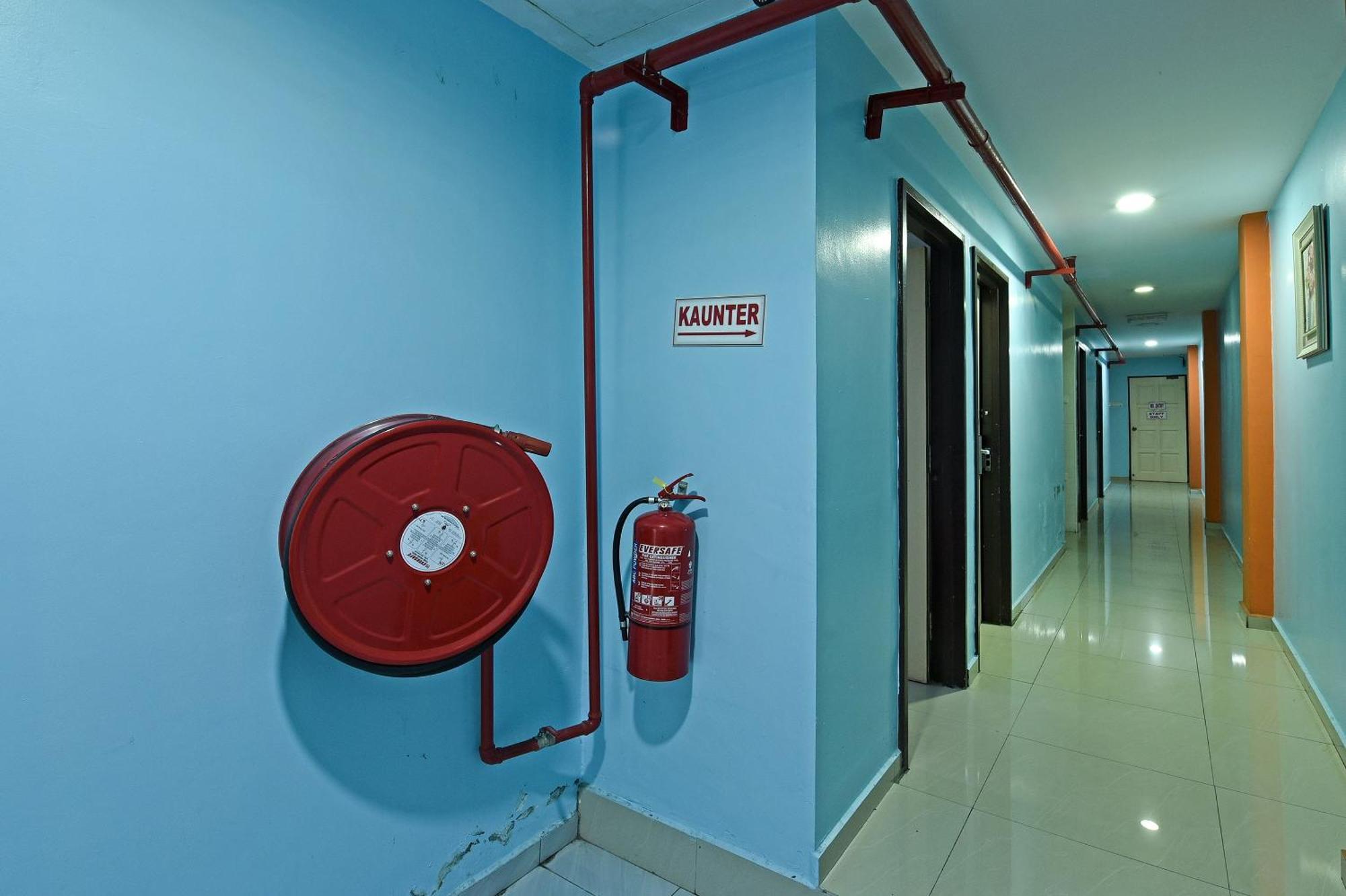 Super Oyo 992 Orange Hotel Kuala Pilah Extérieur photo