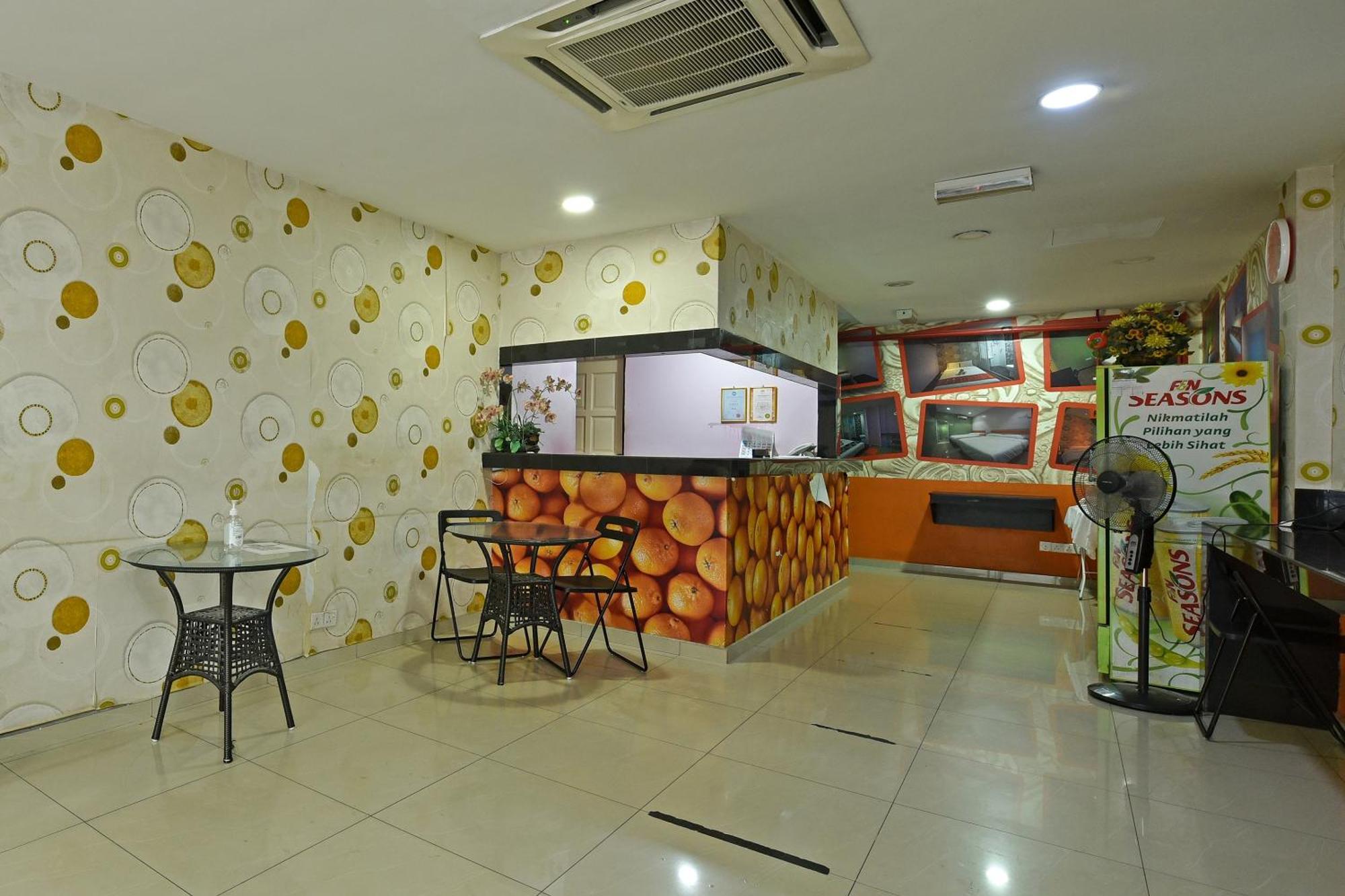 Super Oyo 992 Orange Hotel Kuala Pilah Extérieur photo
